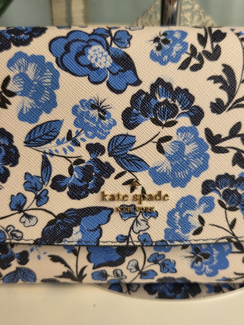 Kate Spade Crossbody Wallet - Picture 2 of 5